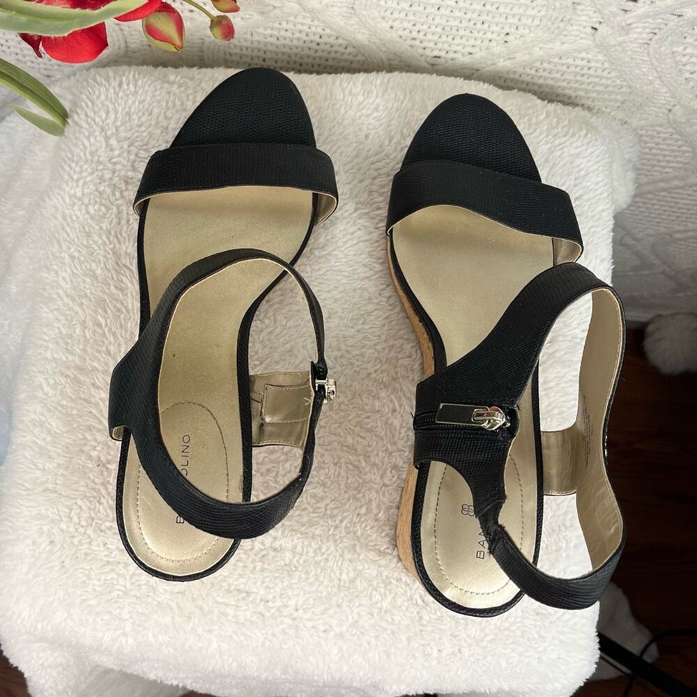 BANDOLINO | Black Textured "Tessa" Wedge Sandals - Picture 9 of 12